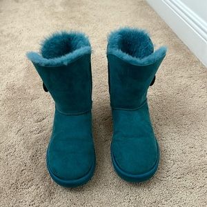 Size 8 teal uggs gently worn